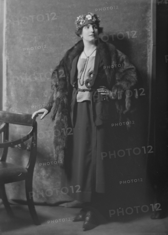 Mrs. S. Reilly, portrait photograph, 1918 Mar. 4. Creator: Arnold Genthe.