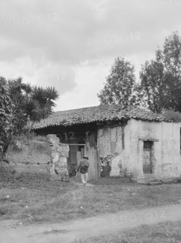 Travel views of Cuba and Guatemala, between 1899 and 1926. Creator: Arnold Genthe.