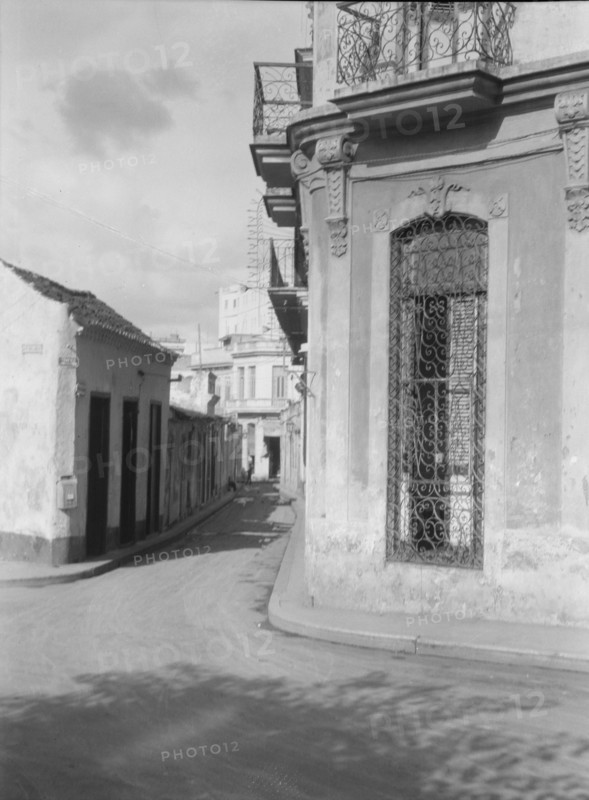 Travel views of Cuba and Guatemala, between 1899 and 1926. Creator: Arnold Genthe.