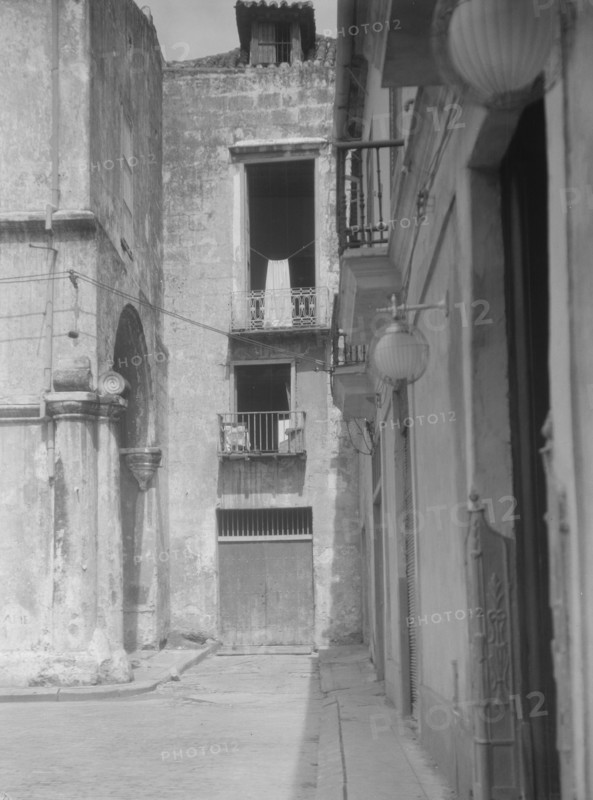 Travel views of Cuba and Guatemala, between 1899 and 1926. Creator: Arnold Genthe.