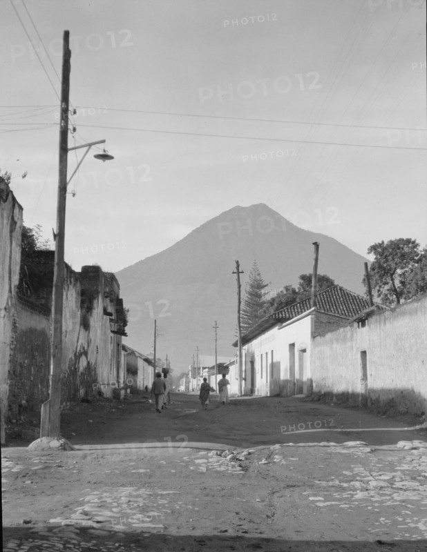 Travel views of Cuba and Guatemala, between 1899 and 1926. Creator: Arnold Genthe.