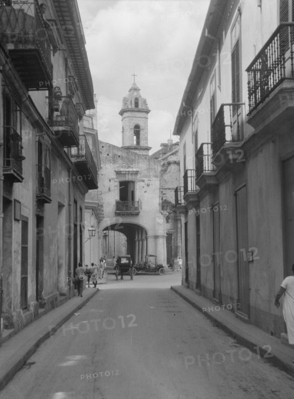 Travel views of Cuba and Guatemala, between 1899 and 1926. Creator: Arnold Genthe.