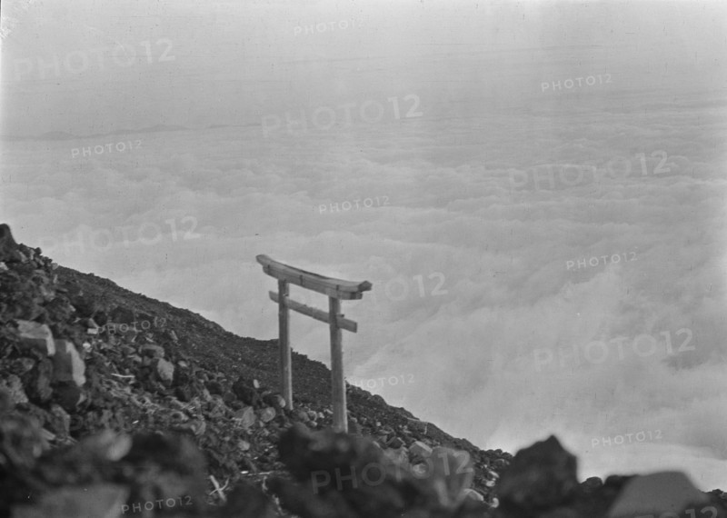 Travel views of Japan and Korea, 1908. Creator: Arnold Genthe.