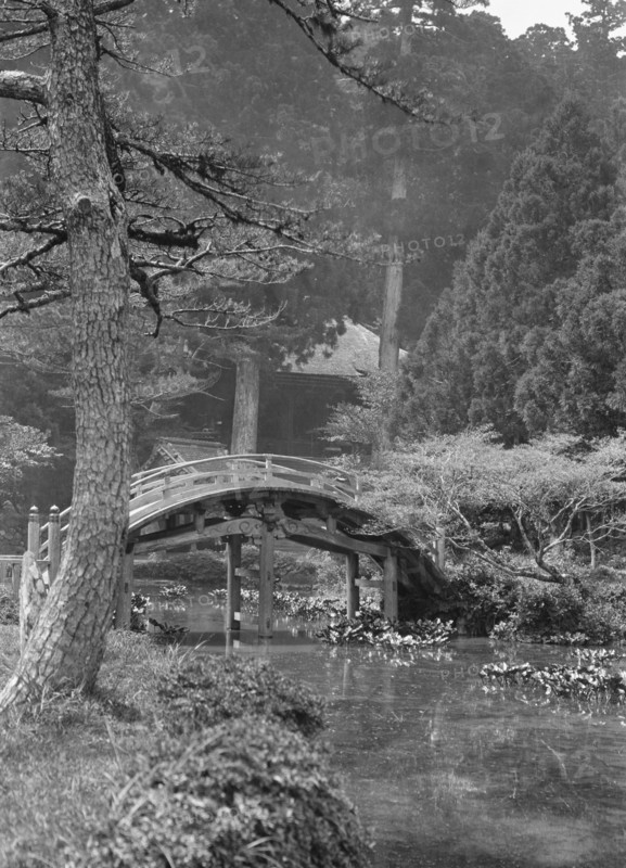 Travel views of Japan and Korea, 1908. Creator: Arnold Genthe.
