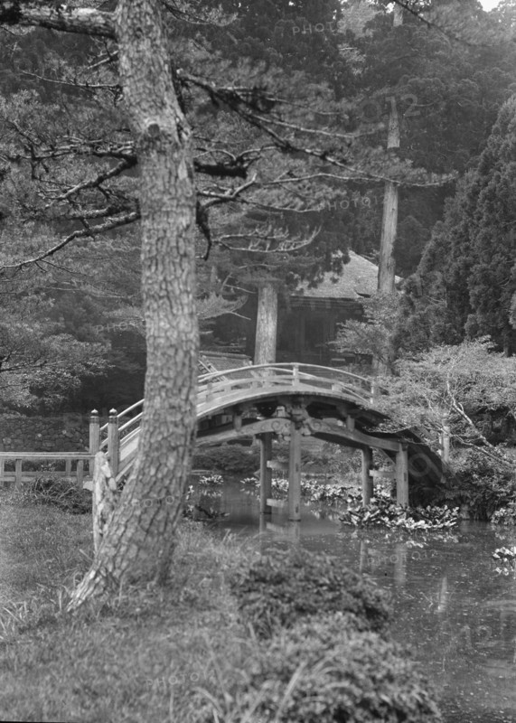 Travel views of Japan and Korea, 1908. Creator: Arnold Genthe.