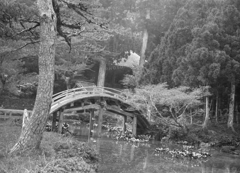 Travel views of Japan and Korea, 1908. Creator: Arnold Genthe.