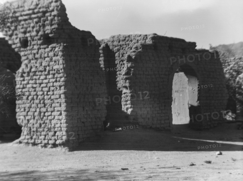 Travel views of the American Southwest, between 1899 and 1928. Creator: Arnold Genthe.
