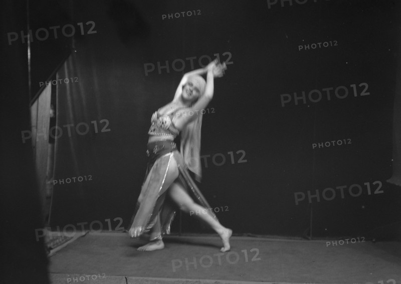 Unidentified dancer, possibly an Elizabeth Duncan dancer, between 1911 and 1942. Creator: Arnold Genthe.