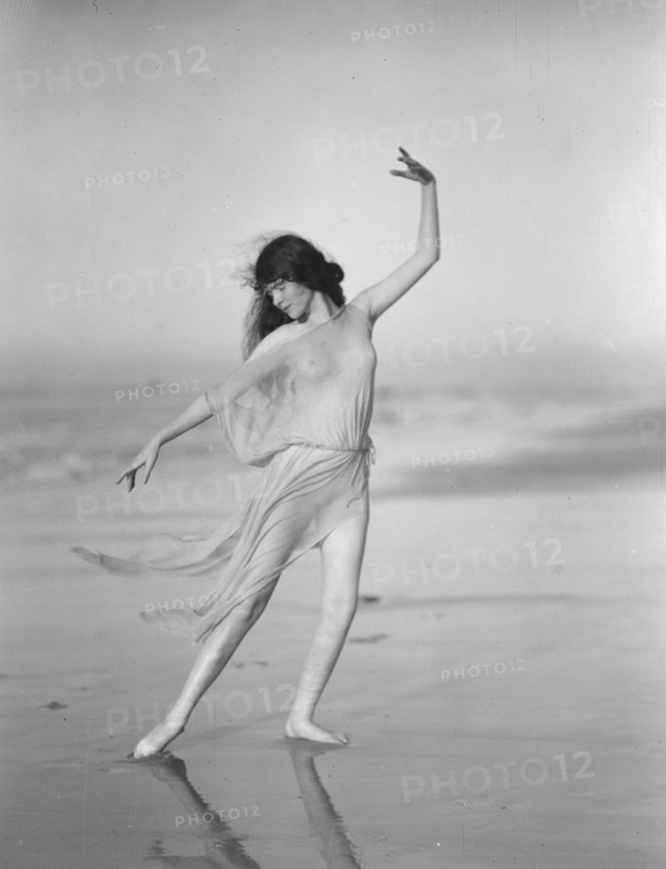Unidentified dancer, possibly an Elizabeth Duncan dancer, between 1911 and 1942. Creator: Arnold Genthe.