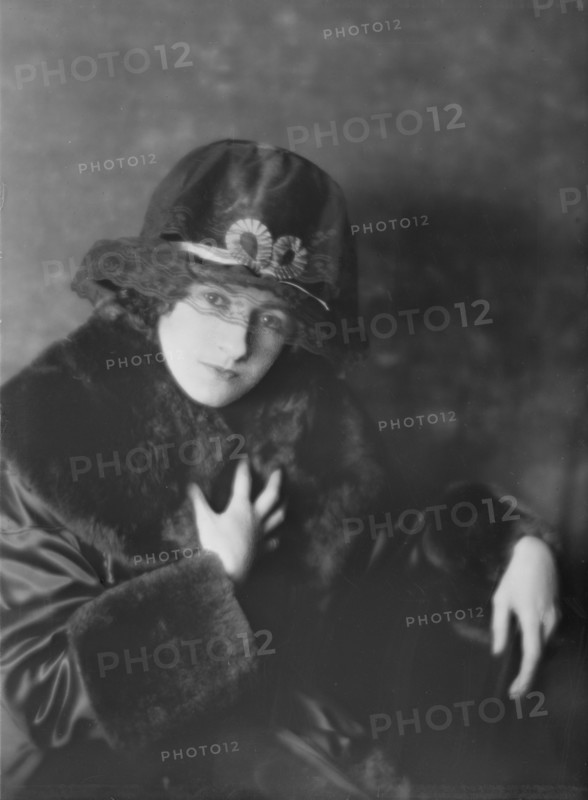 Mrs. Allan Wellman, portrait photograph, 1917 Dec. 6. Creator: Arnold Genthe.