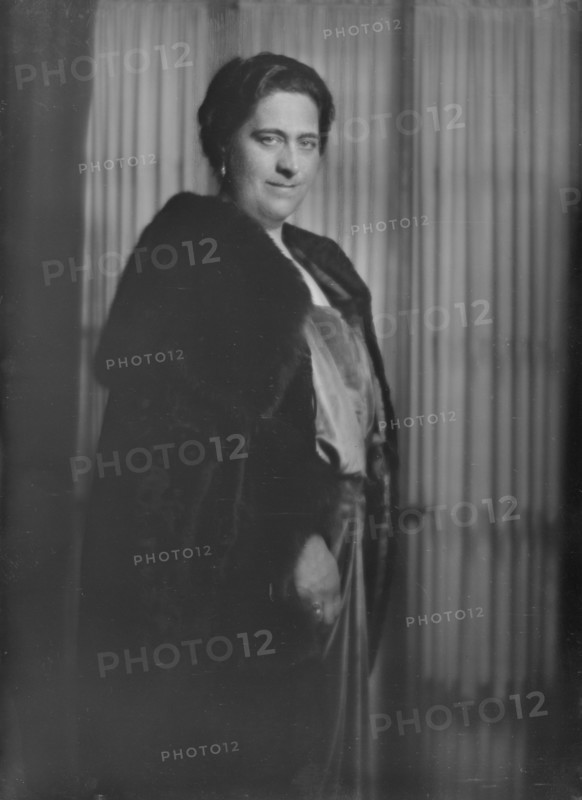 Mrs. Frederick B. Wells, portrait photograph, 1919 Apr. 19. Creator: Arnold Genthe.