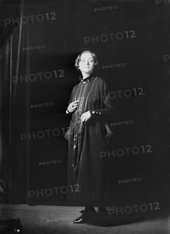 Miss Naima Wifstrand, portrait photograph, 1919 Sept. 18. Creator: Arnold Genthe.