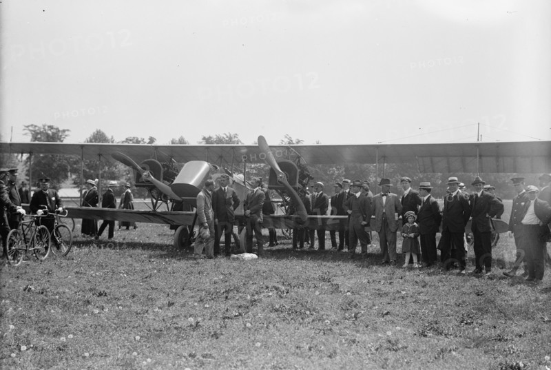 Curtiss Airplane Tests And Demonstrations; Twin Engine Biplane, Potomac Park, 1916. Creator: Harris & Ewing.