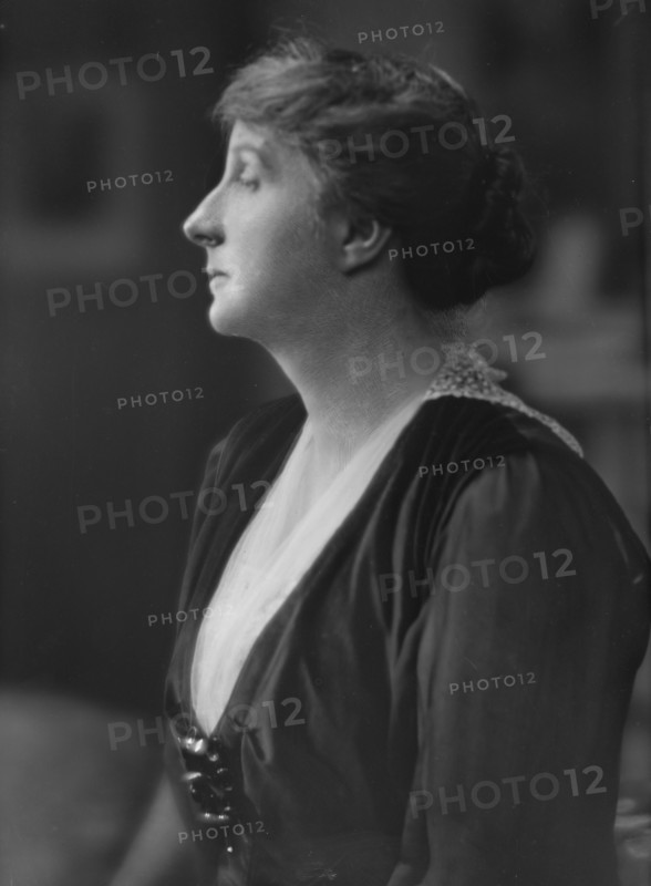 Platt, Charles, Mrs., portrait photograph, 1915. Creator: Arnold Genthe.