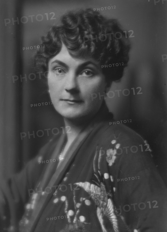 Work, B.G., Mrs., portrait photograph, 1914 Apr. 30. Creator: Arnold Genthe.