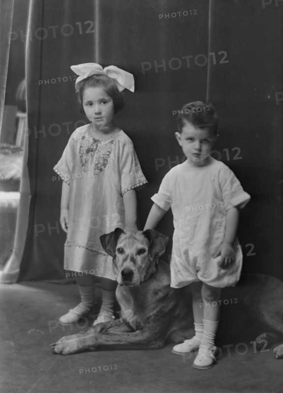 Bates, Blanche, Miss (Mrs. George Creel), children of, with dog, portrait photograph, 1918 June 15. Creator: Arnold Genthe.