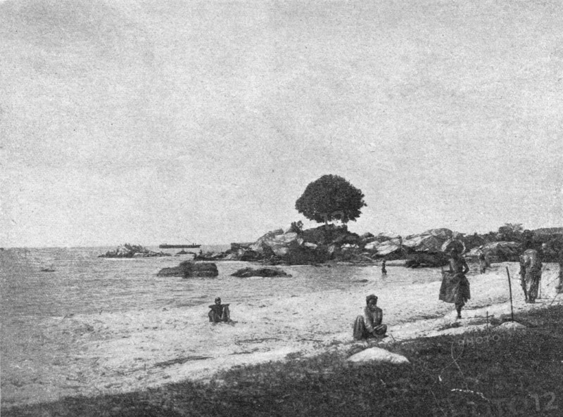''Sur les bords lac Victoria pres de Bukoba; Afrique Australe', 1914. Creator: Unknown.
