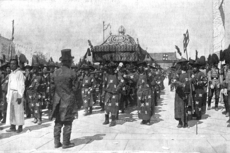 'Le changement de President en Chine; les funerailles de Yuan Chi Kai', 1916. Creator: Unknown.