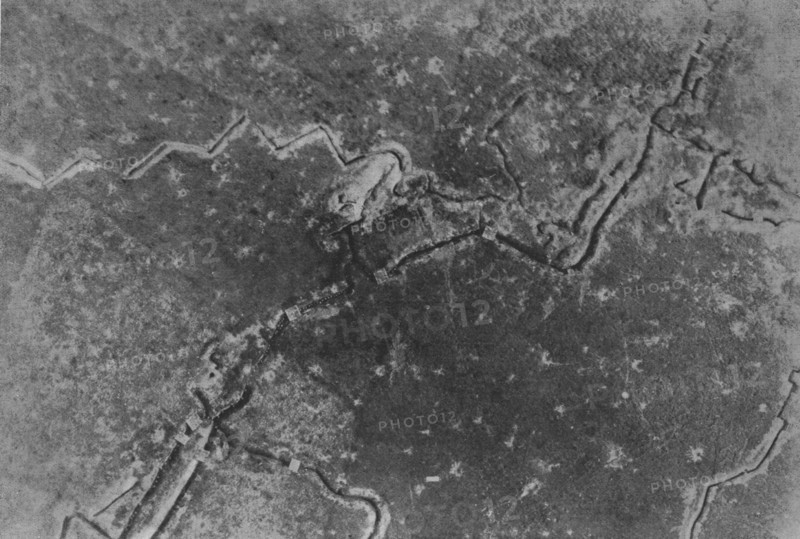 'L'offensive de la Somme; la preparation d'une bataille: L'attaque du 1er juillet 1916', 1916. Creator: Unknown.