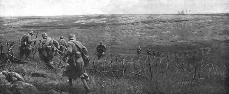 'Les deux batailles: Verdun et la Somme; Le premier bond au Nord de la Somme', 1916. Creator: Unknown.