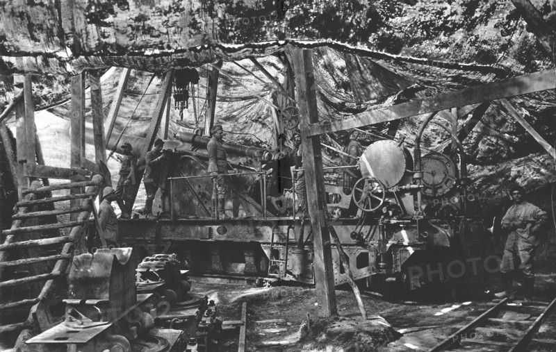 'Les nouveaux decors de la guerre: canon de 240 camoufle', 1916. Creator: Unknown.