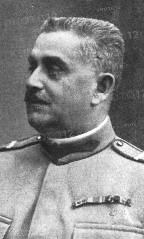 'L'entrée de l'armee Roumaine en Transylvanie; Le general Iliescu, chef d'etat-major gen..., 1916. Creator: Julietta.