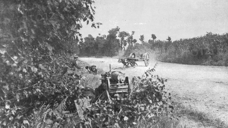 'L'instruction de la Nouvelle armee Belge; Dans un centre d'instruction de mitrailleurs..., 1916. Creator: Unknown.