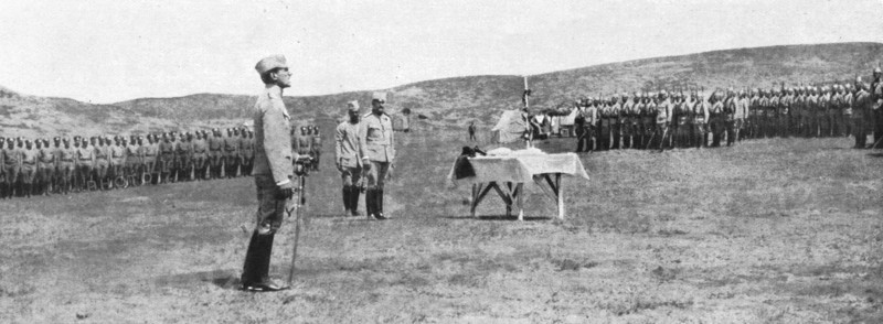 'Le Serbes en Serbie; le prince-regent de Serbie adressant une allocution a ses troupes..., 1916. Creator: Unknown.