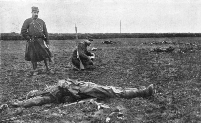 ''La reprise de Vermelles; L'identification des morts, apres le combat', 1914. Creator: Unknown.