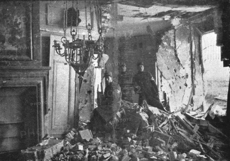 'L'interieur de la maison de M Poincare, president de la Republique, a Sampigny', 1914. Creator: Unknown.