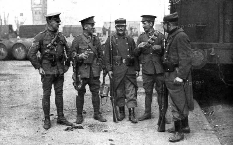''L'Armee Britannique; Rouen est, en France, la premiere base de l'armee Britannique', 1914. Creator: Unknown.