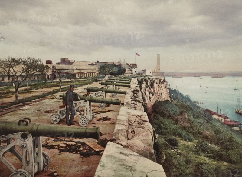 El parapeto de la Cabana, Habana, c1900. Creator: William H. Jackson.