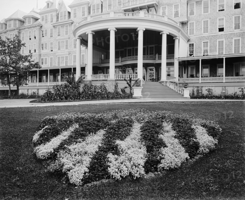 Flower shield at the Frontenac, Round Island, N.Y., between 1890 and 1906. Creator: Unknown.