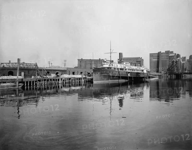 C. & B. Line freight docks, Buffalo, N.Y., between 1900 and 1906. Creator: Unknown.