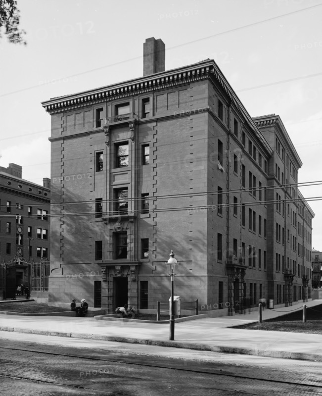 Fayerweather Hall, Yale college, Conn., between 1900 and 1906. Creator: Unknown.