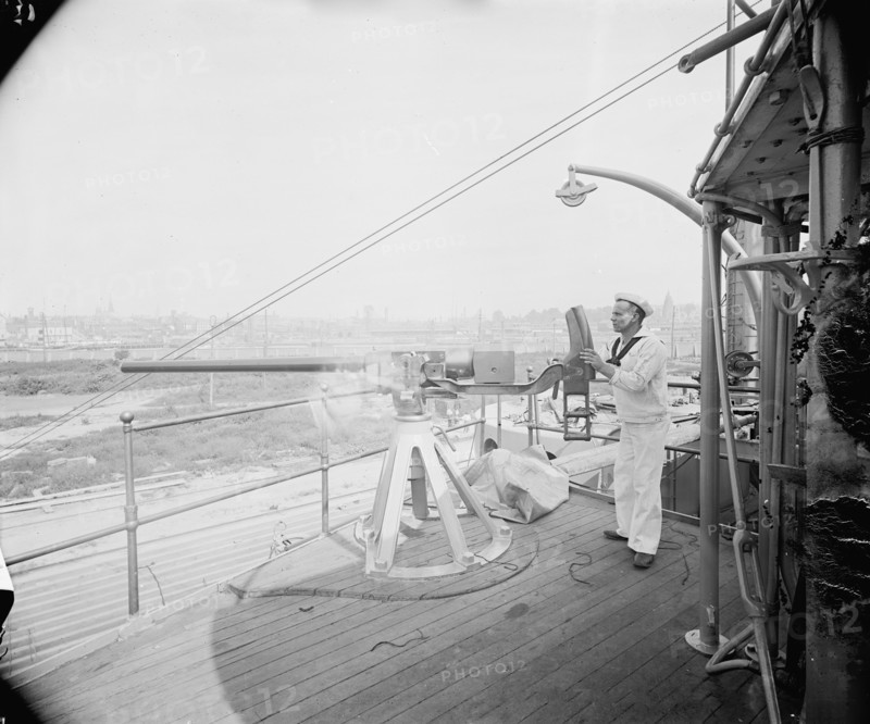 U.S.S. Iowa, 6 pounder, ca 1898. Creator: Unknown.