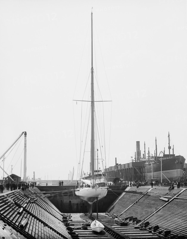 Reliance in dry dock, 1903. Creator: Unknown.