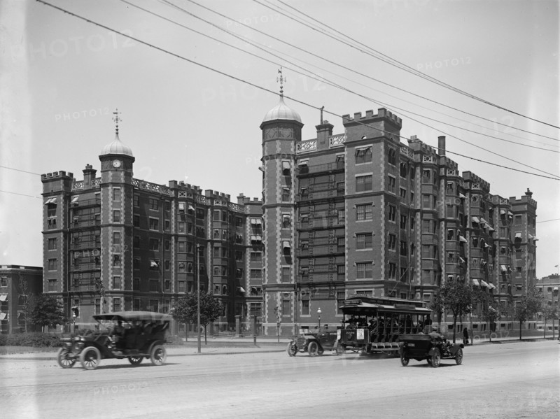 Riverbank Court, Cambridge, Mass., between 1900 and 1920. Creator: Unknown.