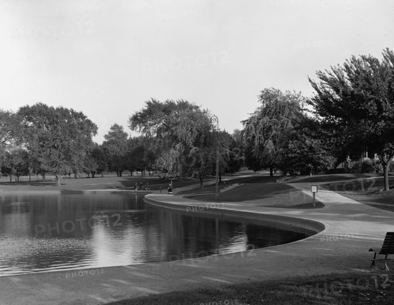 Pond, South Park, Fall River, Mass., between 1900 and 1920. Creator: Unknown.