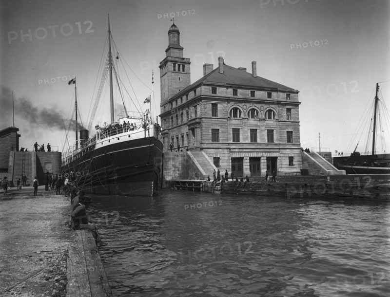 Weitzle (i.e. Weitzel) Lock, Sault Ste. Marie, between 1890 and 1905. Creator: Unknown.