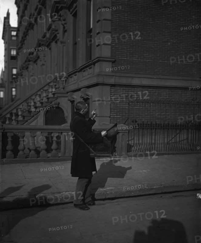 Little music in New York, A, between 1880 and 1905. Creator: Unknown.