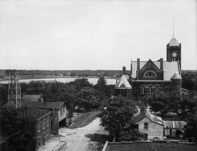 Court House and Lake Eola from Hotel San Juan, Orlando, Fla., c1904. Creator: Unknown.