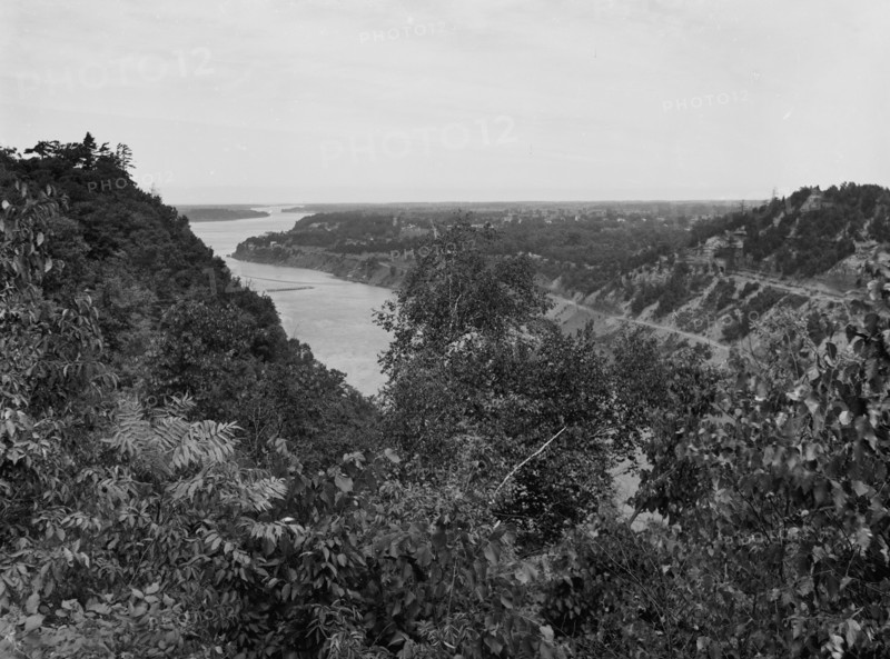 Niagara gorge from near Queenstown [sic] Heights, N.Y. [and Canada], between 1890 and 1899. Creator: Unknown.