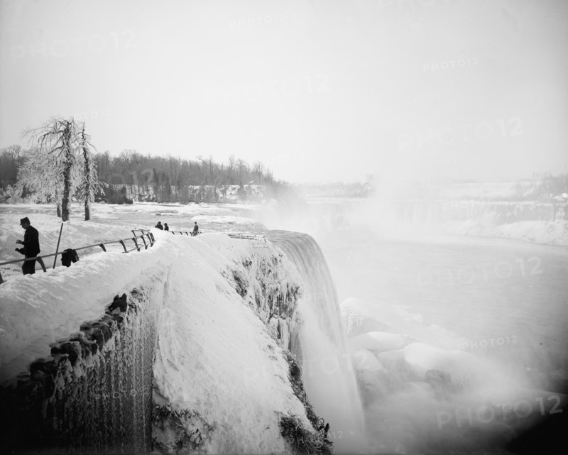 Niagara Falls, between 1880 and 1901. Creator: Unknown.