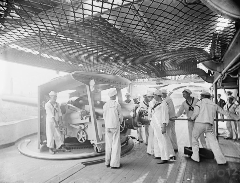 U.S.S. New York, 8 inch gun and crew, between 1893 and 1901. Creator: William H. Jackson.