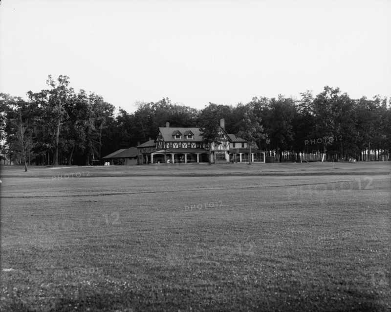 Detroit golf club, Detroit, Mich., c1908. Creator: William H. Jackson.