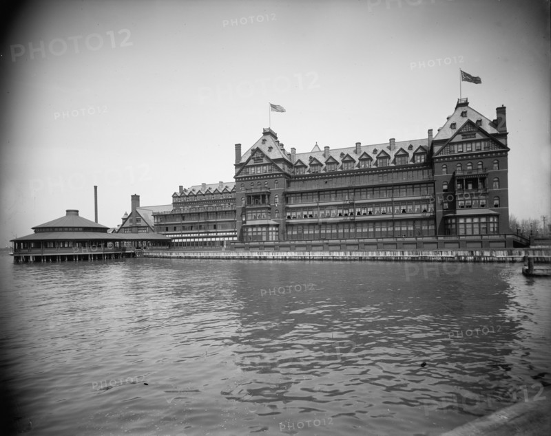 Hotel Chamberlin, Old Point Comfort, Va., 1902. Creator: Unknown.