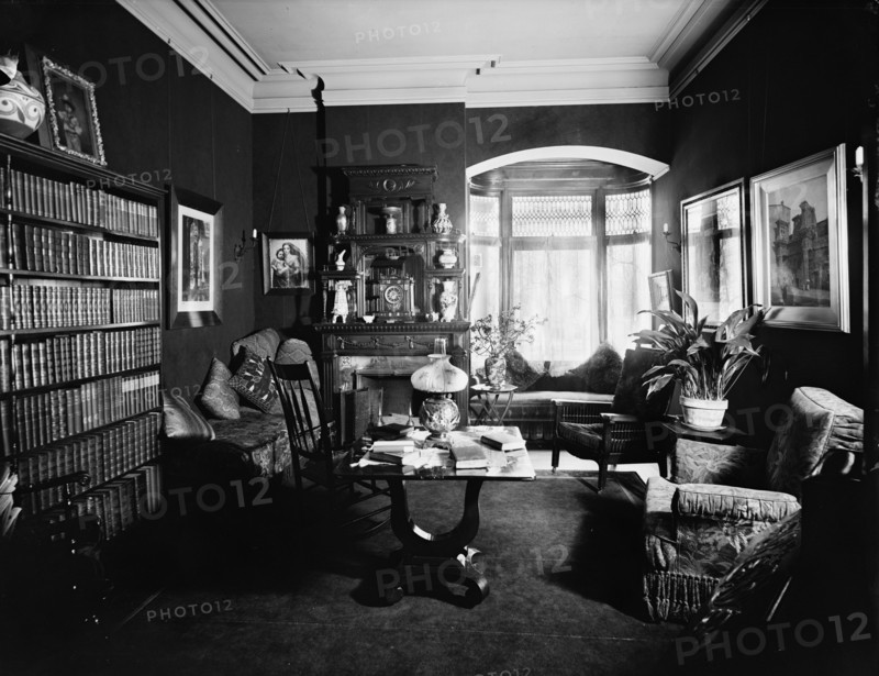 Residence of Mrs. H.C. Parke, library, Detroit, Mich., between 1900 and 1910. Creator: Unknown.