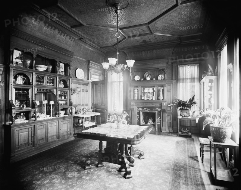 Residence of Mrs. H.C. Parke, dining room, Detroit, Mich., between 1900 and 1910. Creator: Unknown.