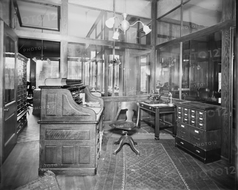 Offices of Mulford & Petry Co., Detroit, Mich., between 1900 and 1910. Creator: Unknown.
